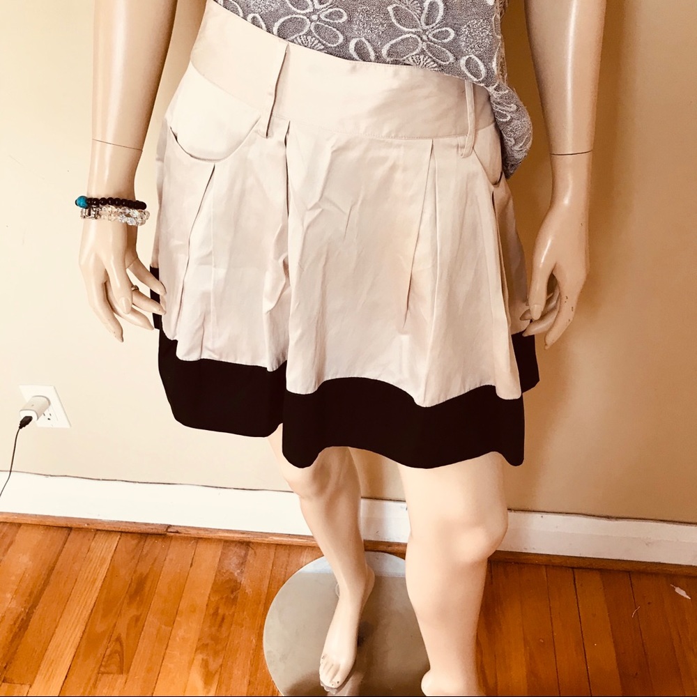 2/$20 Forever 21 Size M Pleated Mini Skirt - Picture 7 of 7